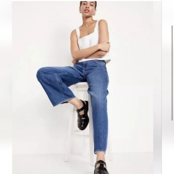 Old Navy Black Strappy Sandals - Picture 6 of 6